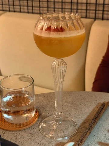 Dovle Cincuentenario Loft — Begane Grond Hoek